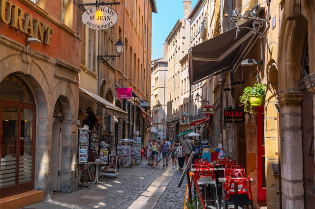 Lyon's top ten tourist attractions, into the French food and cultural capital!